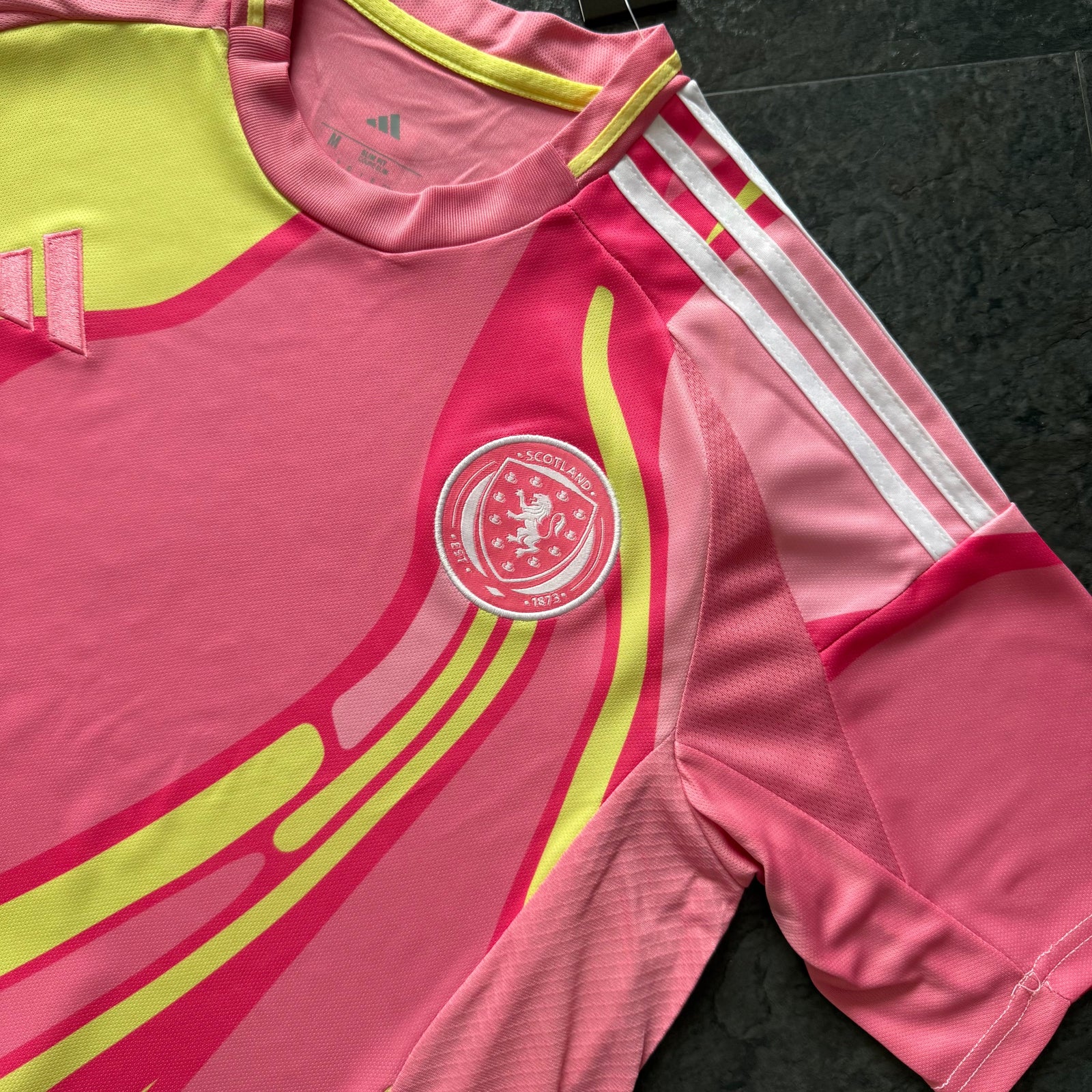 Écosse – Maillot Extérieur ( Féminine ) 2025/26 – Rose