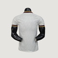 Espagne – Maillot Extérieur Coupe du Monde 2026 – Élégance claire, détails bordeaux